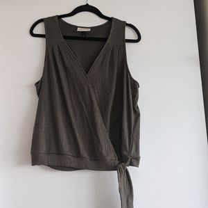 Green tank top blouse